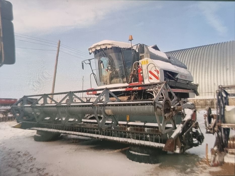 Комбай Вектор 410