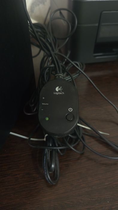 Продается калонка в хорошем состояни Logitech