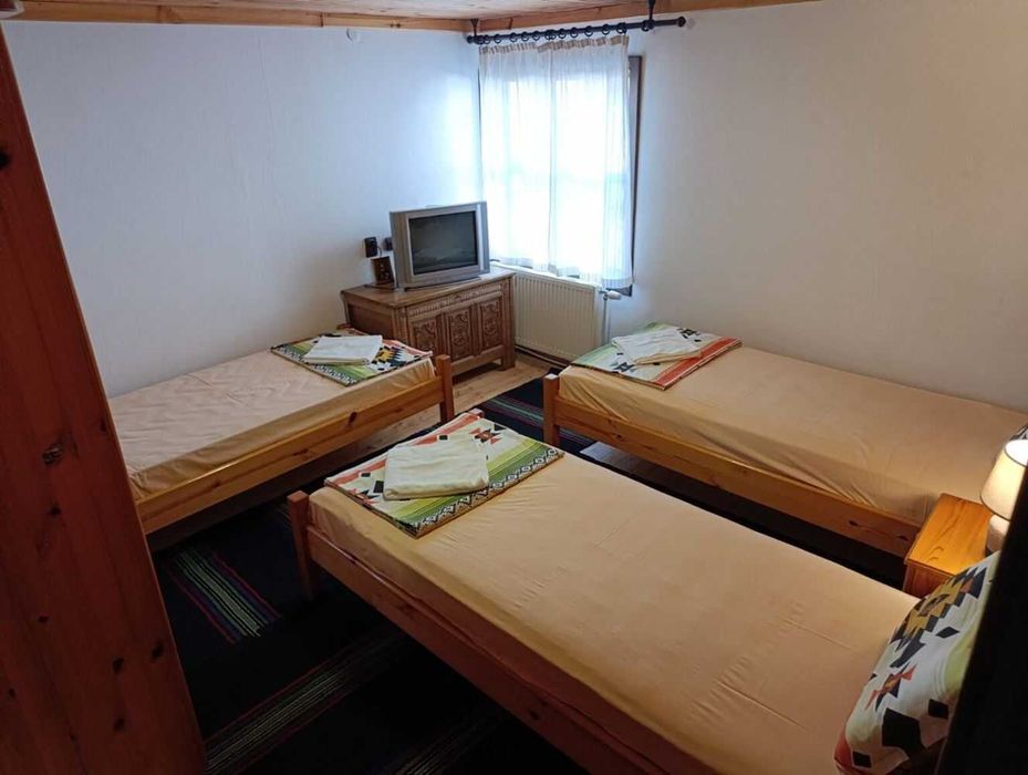 Продава се Къща в Елена - 240 кв.м за 1246 €/кв.м - Снимка #4