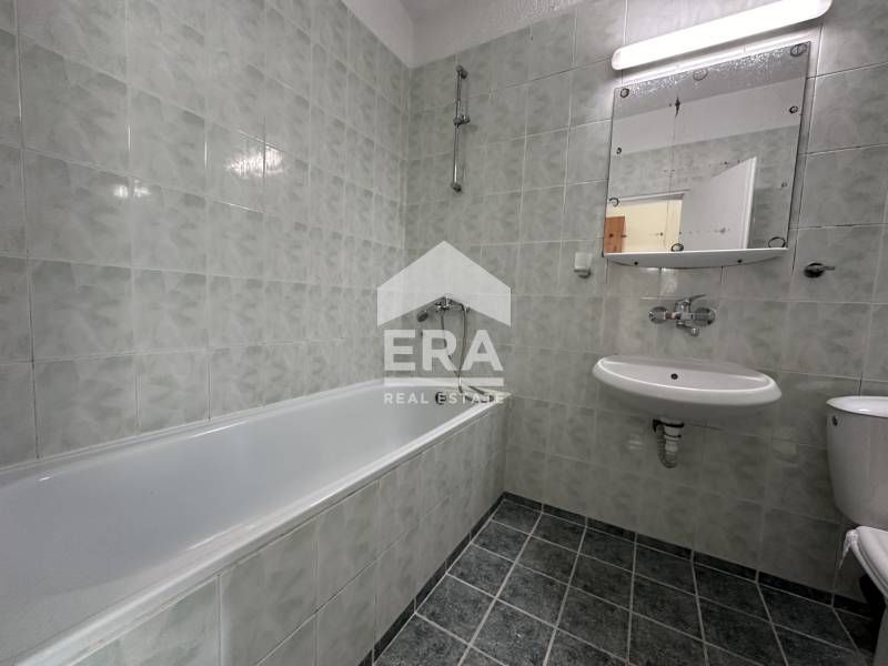 Продава се Хотел в Павликени - 1262 кв.м за 951 €/кв.м - Снимка #7