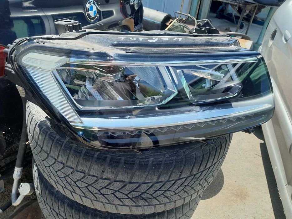 Десен фар за фолксваген тигуан