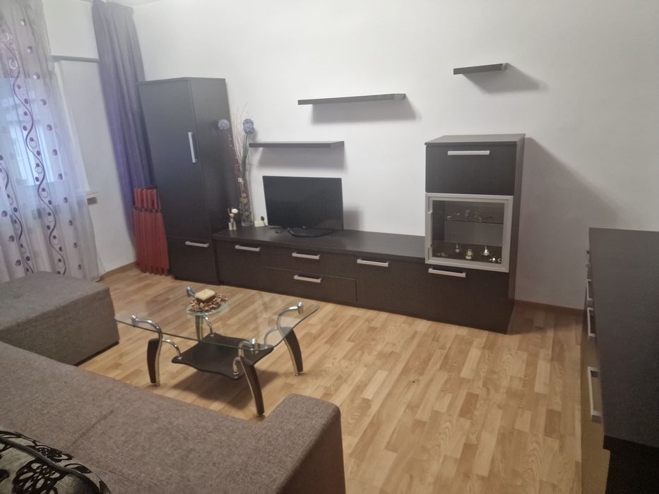 Ap 3 cam,scoala nr.10,la cheie,decomandat,pod,central, balcon,etaj4