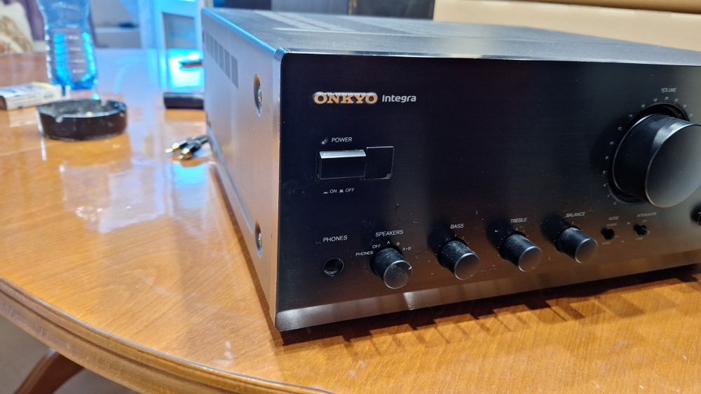 Onkyo integra a 9711