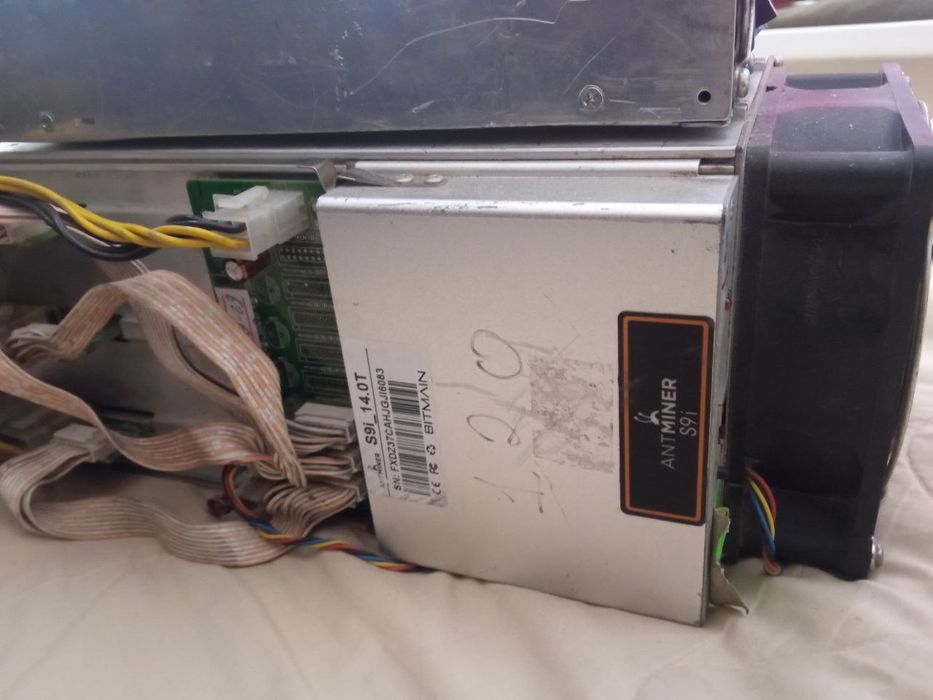 айсик Antminer S9i