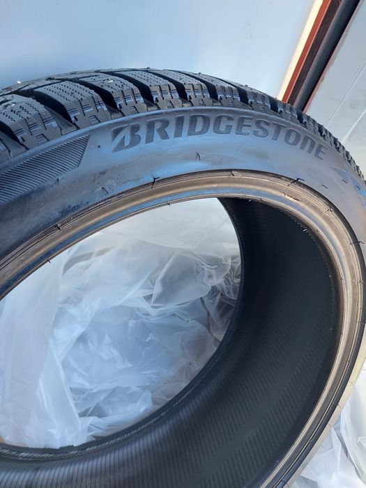 Шины Bridgestone 245/40/19