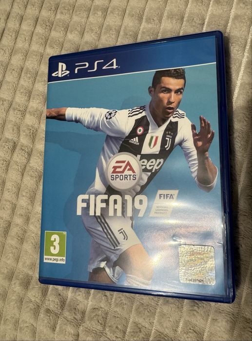Колекция игри Fifa за PS4 отлично състояние