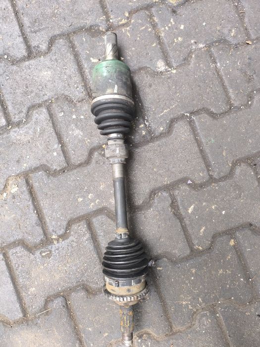 Продам запчасти на Мазду МПВ