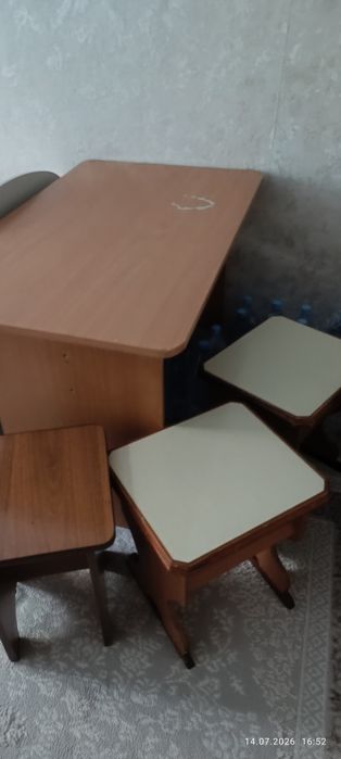 Продам стол и 3 стула