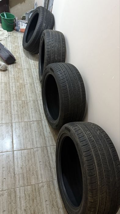 Новый комплект шин 245/45/19