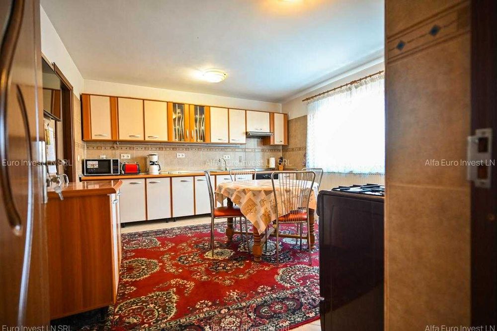 Proprietar casa  198 mp +teren 650 mp,5 camere,4 bai,garaj,Sanpetru