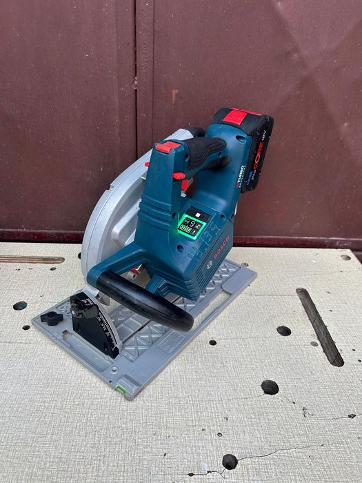 Fierastrau circular Bosch GKS 18V-68 GC