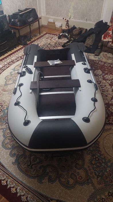 Продаётся надувная ПВХ лодка Ривьера 3200