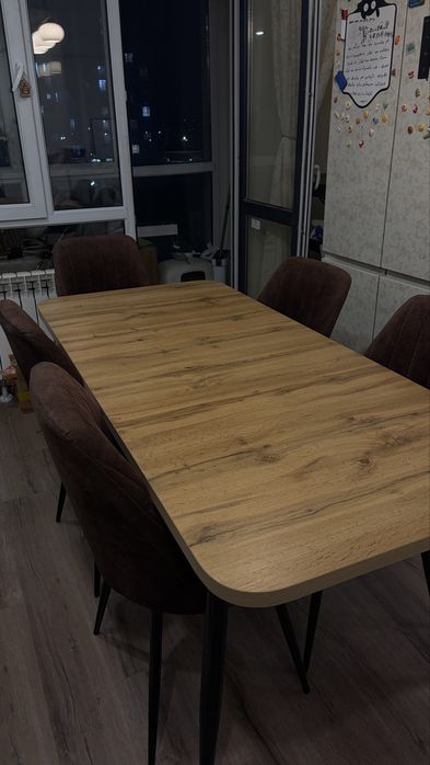 Продается стол с стульями