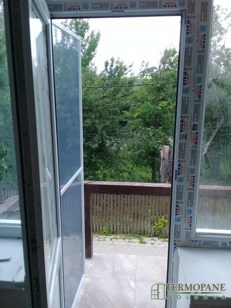 Montaj plase termopan impotriva insectelor