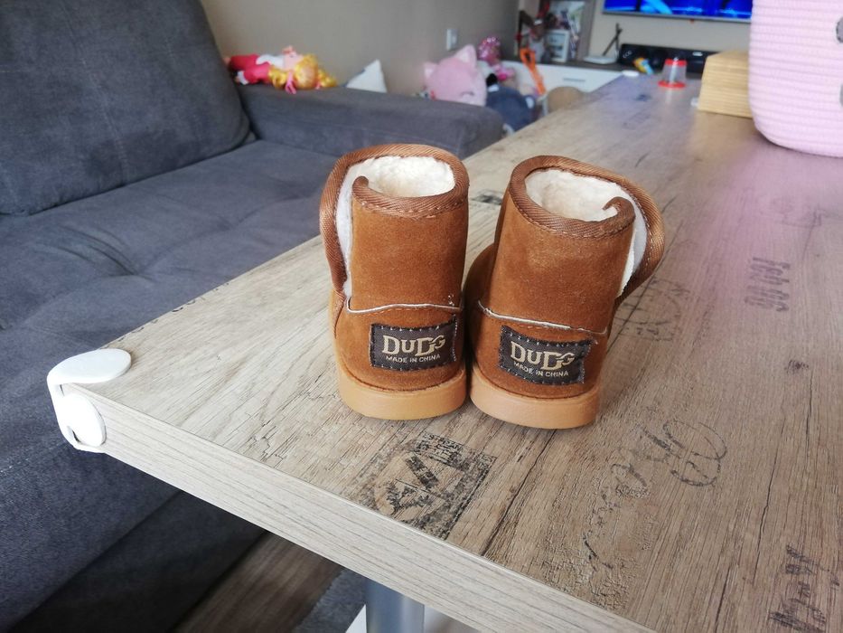 Продавам детски ботушки