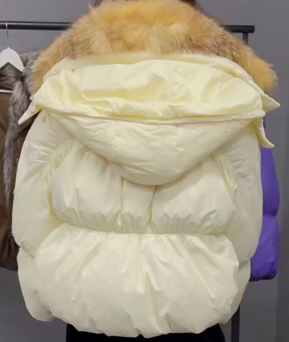 Женская белая куртка