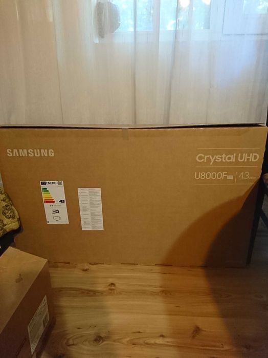 Vând televizor LED Smart SAMSUNG 43U8072
