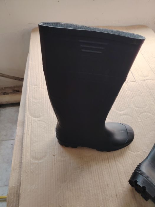 Гумени ботуши номер. 43