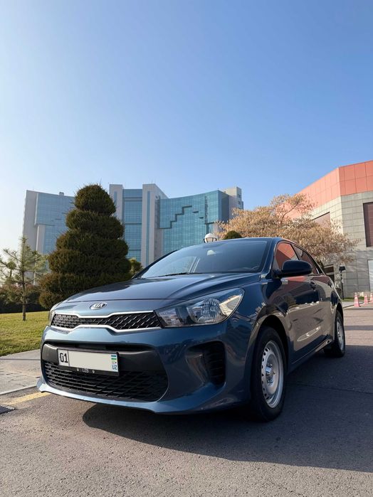 Продается Kia Rio 2018г (82,528 тыс пробег) Цвет Синий Дымчатый