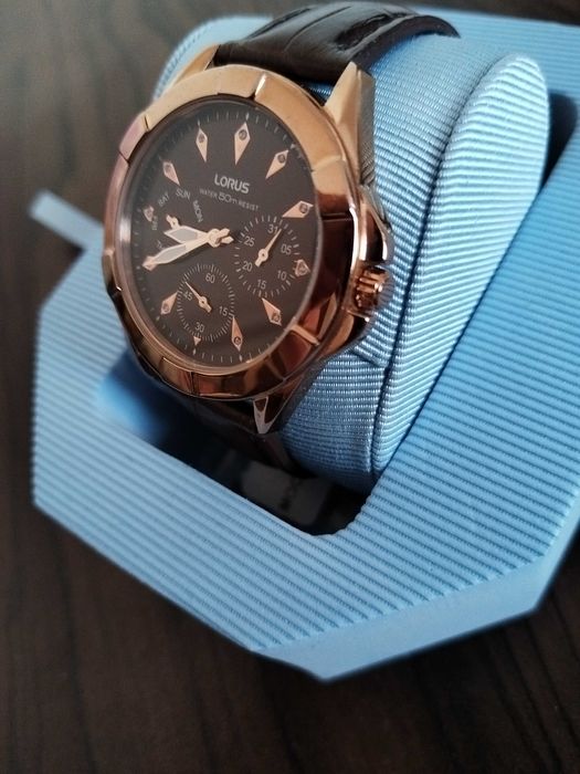 Дамски часовник LORUS
