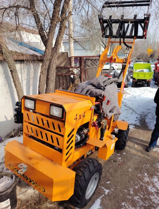 Мини-погрузчик, мини-трактор