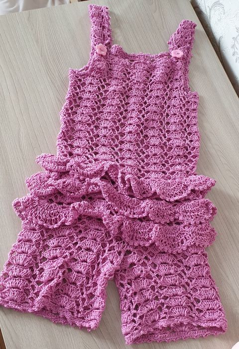 Летний вязаный костюм для девочки