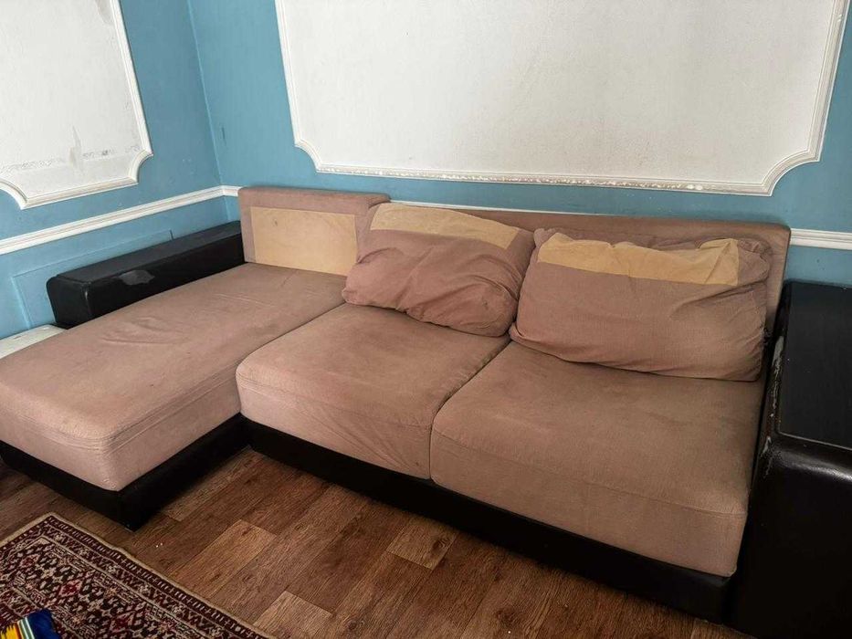 Диван угловой 2.4