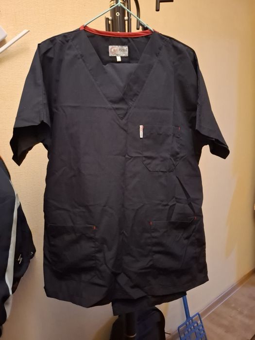 Продам медицинский костюм!