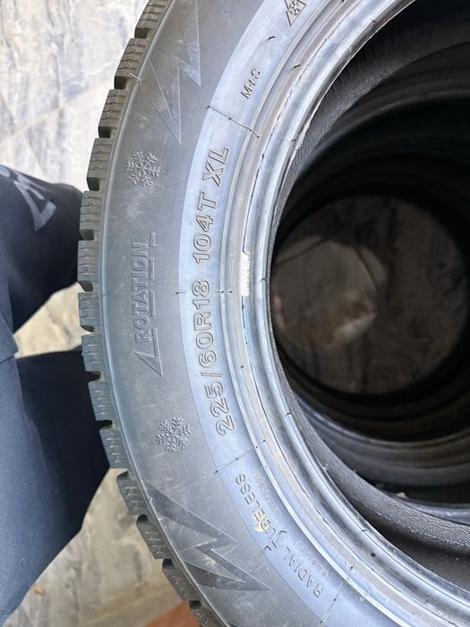 225/60/Р18 в отличном состоянии