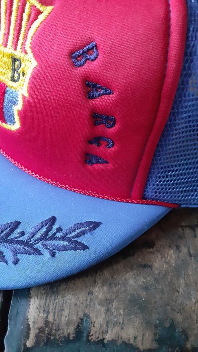 шапка с козирка Барселона от времето на Стоичков в отбора