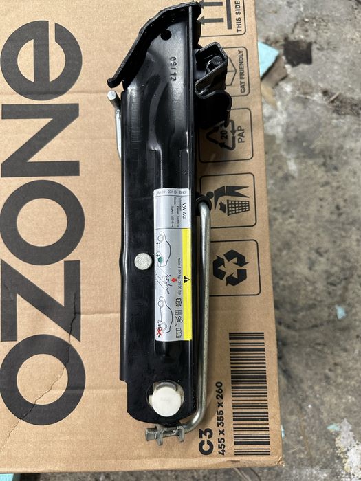 Крик пасат б7 passat b7 2012г перфектен