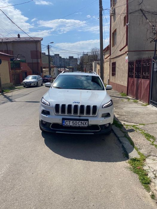 Jeep Cherokee Al doilea proprietar ,stare foarte bună ,full option