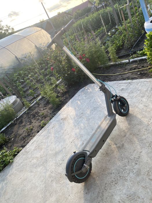 Trotineta motus scooty