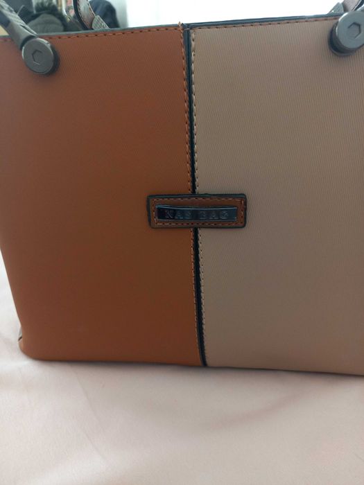 За работещи в офис стилни жени