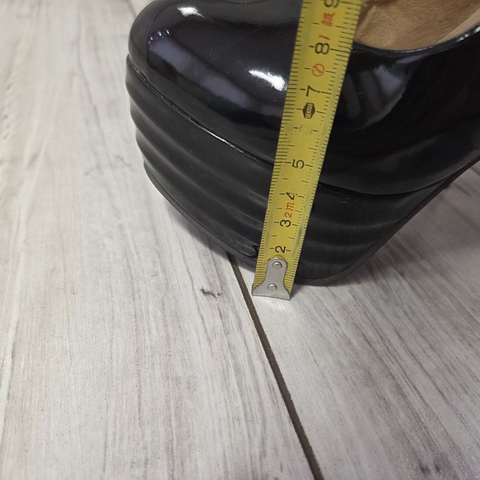 Жестоки лачени обувки, номер 34