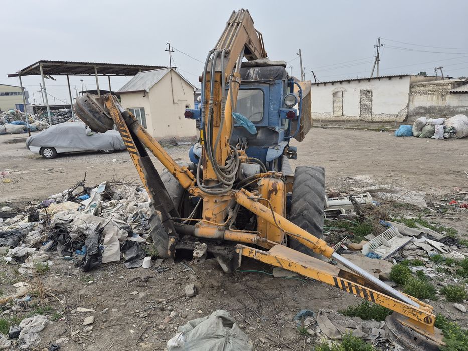 Трактор пагрузчик