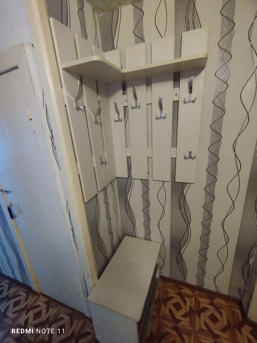 Продам прихожую недорого
