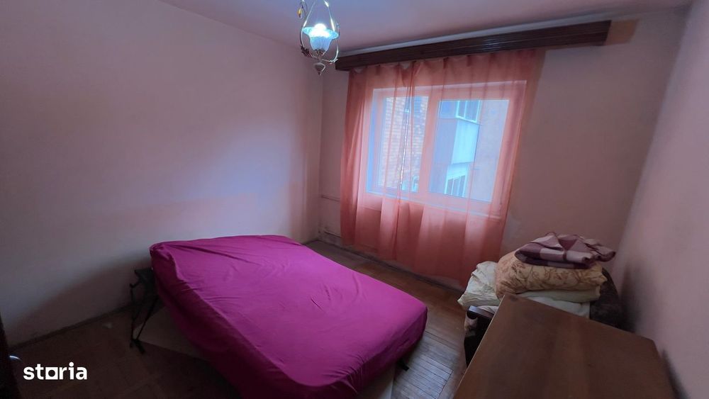 Apartament zona centrala - piata Petrosani