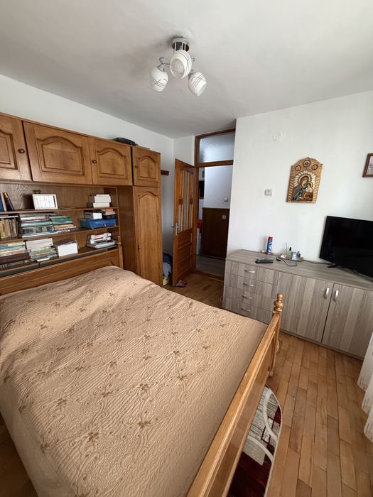 Apartament 3 camere de vânzare, 70,5 mp