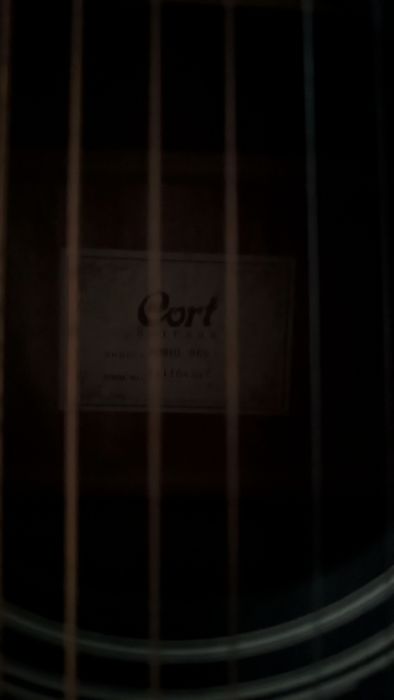Обменяю гитару cort ad810bks