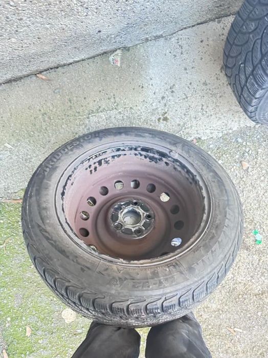 Зимни гуми 2 бр тойота