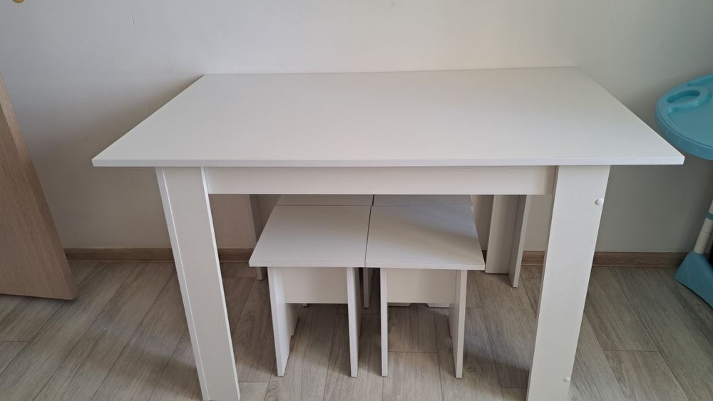 Продам стол и стулья