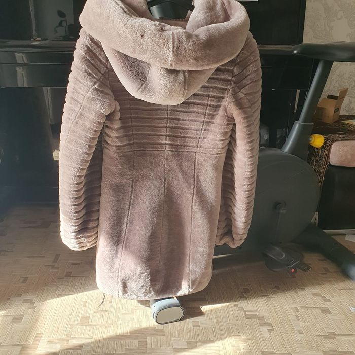 Продаётся шуба мутон на девушку