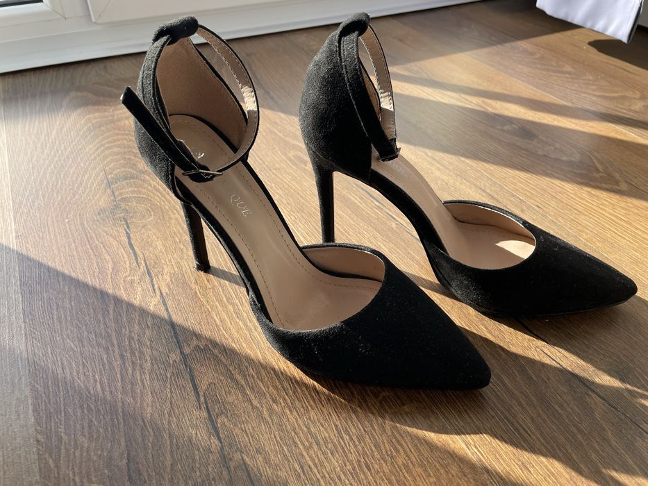 Pantofi stiletto noi negri