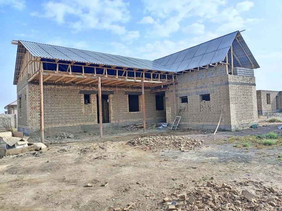 Продаётся ( или обмен на 4-5 комнатную кирпичную квартиру