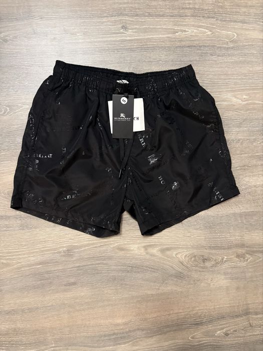Shorturi de baie