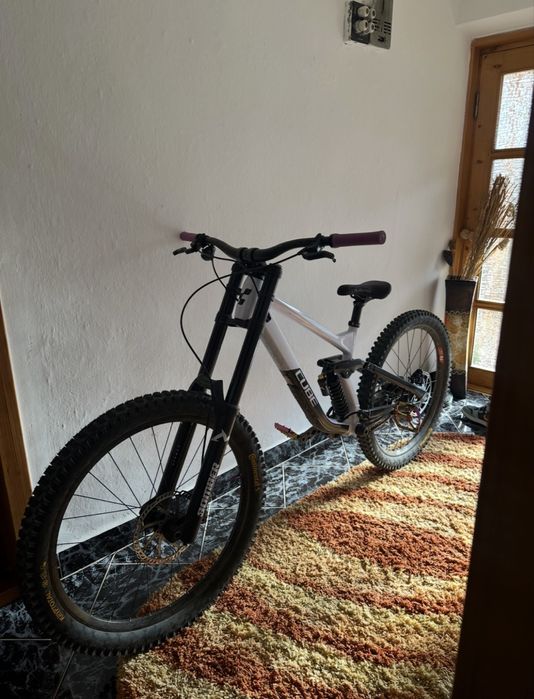 Cube TWO15 Race 2021 – DH pregătit, cadru nou, upgrade-uri top!