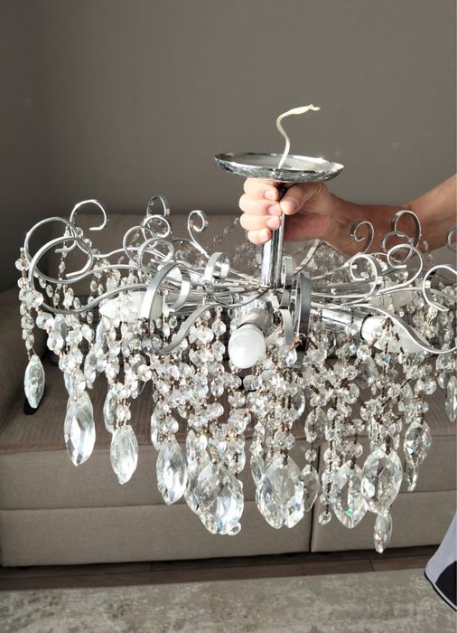 Продам люстру в хорошем состоянии