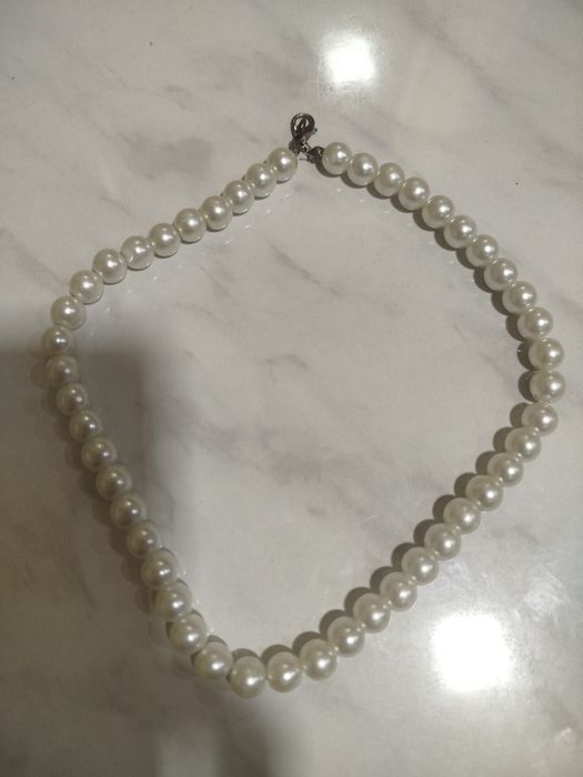 колье из искусственного жемчуга
