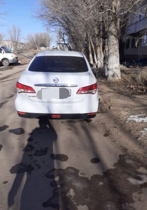 Продам машину ниссан